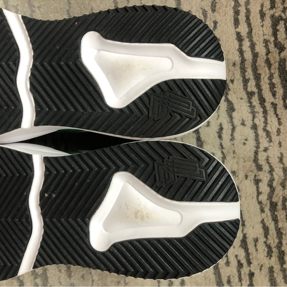 Triple 7 Notorious Racer shoe — tie dye mural pattern with chunky white base - Picture 8 of 14